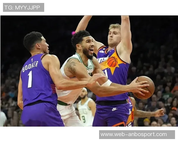 布克自进入联盟以来最后5秒制胜球次数追平塔图姆仅次于小卡