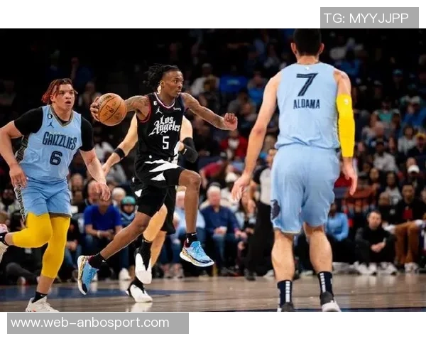 海兰德表现出色7投4中三分球3记贡献11分1篮板2抢断值得期待