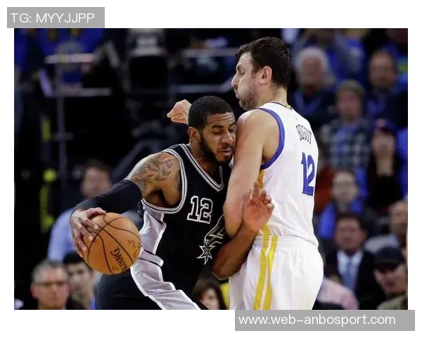 湖人失误频繁如被抄截马刺利用转换进攻给予惩罚