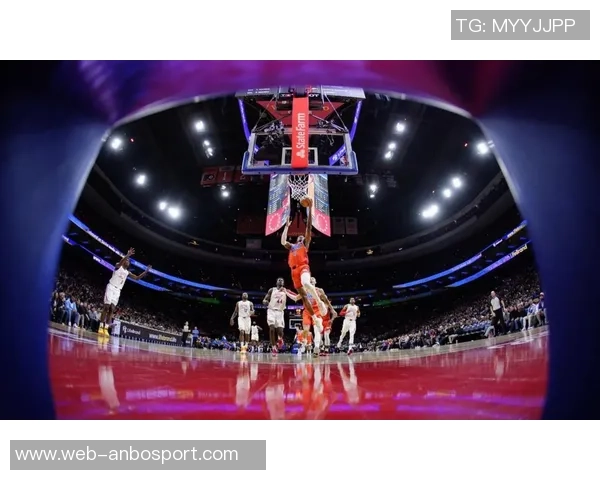 米切尔半场表现低迷8投仅2中三分球全失仅得11分并出现3次失误